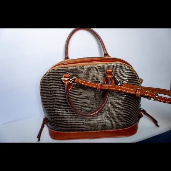 Dooney and Bourke handbag with wallet and dust bag - Picture 7 of 11